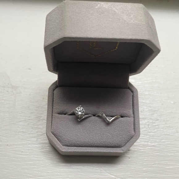 14k White Gold Diamond Engagement Ring and Wedding Band Set - Picture 8 of 10
